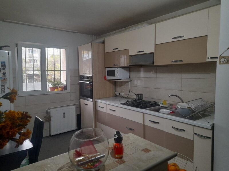Militari Apartament 4 camere decomandat 85 mp zona Gorjului!